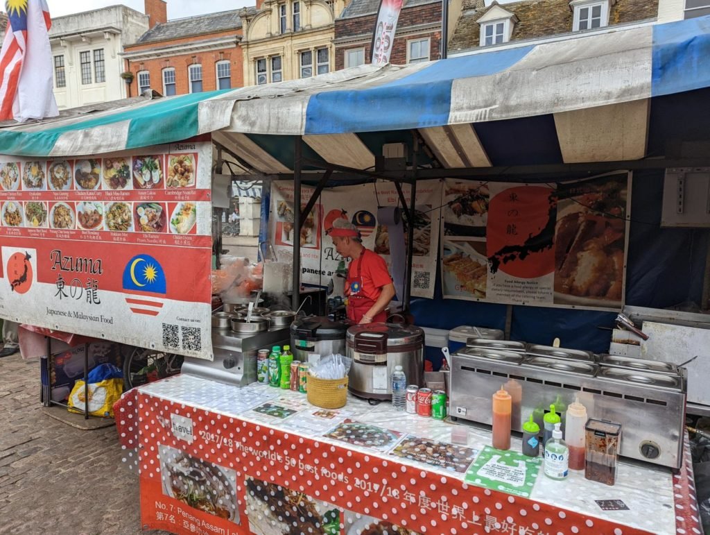 🛍️ 케임브리지 마켓 스퀘어